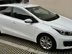 Weiß Gebraucht 2017 Kia Ceed DREAM-TEAM Edition Limousine | 10.800 € (Fairer Preis)