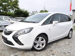 Weiß Gebraucht 2015 Opel Zafira Tourer Style Van / Kleinbus | 8.980 € (Guter Preis)