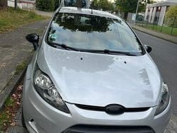 Grau Gebraucht 2010 Ford Fiesta Trend Kleinwagen | 3.200 € (Fairer Preis)