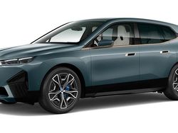 Blau Gebraucht 2024 BMW iX SUV | 56.846 € (Etwas zu teuer)