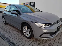 Mondsteingrau Gebraucht 2021 VW Golf VIII Life Kleinwagen | 18.850 € (Fairer Preis)