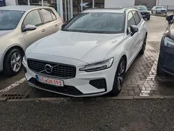 Weiß Gebraucht 2021 Volvo V60 R-Design Kombi | 33.900 € (Etwas zu teuer)