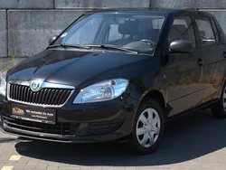 Schwarz Gebraucht 2010 Skoda Fabia Limousine | 3.399 € (Guter Preis)