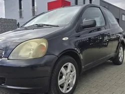 Schwarz Gebraucht 2000 Toyota Yaris Limousine | 990 € (Guter Preis)