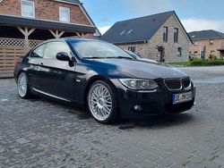 Schwarz Gebraucht 2011 BMW 330 M Sport Coupé | 15.295 € (Fairer Preis)