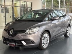 Grau Gebraucht 2018 Renault Scénic IV Life Van / Kleinbus | 9.900 € (Fairer Preis)