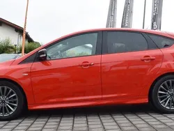 Rot Gebraucht 2018 Ford Focus ST-Line Limousine | 11.990 € (Guter Preis)