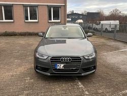 Grau Gebraucht 2015 Audi A4 Ambiente Limousine | 10.900 € (Superpreis)