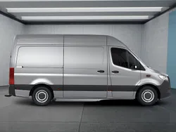 Silber Gebraucht 2023 Mercedes Sprinter Van | 39.699 € (Etwas zu teuer)