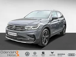 Delfingrau (metallic) Gebraucht 2023 VW Tiguan Elegance SUV | 32.980 € (Superpreis)