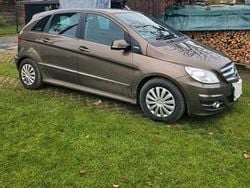Braun Gebraucht 2010 Mercedes B180 Avantgarde Van / Kleinbus | 5.900 € (Guter Preis)