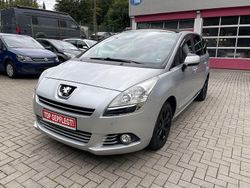 Silber Gebraucht 2010 Peugeot 5008 Platinum Van / Kleinbus | 3.500 € (Etwas zu teuer)
