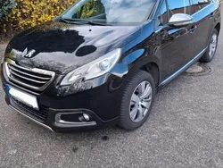 Schwarz Gebraucht 2015 Peugeot 2008 Allure SUV | 9.000 € (Etwas zu teuer)