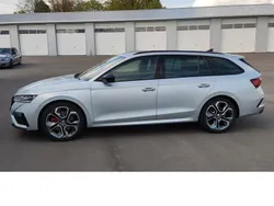 Silber Gebraucht 2023 Skoda Octavia RS Kombi | 34.400 € (Fairer Preis)
