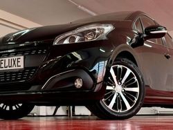 Lackierung schwarz perla nera/ Gebraucht 2017 Peugeot 208 Active Kleinwagen | 7.990 € (Fairer Preis)