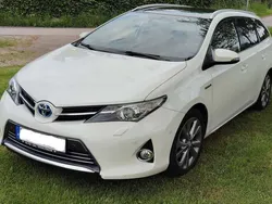 Toyota Auris Hybrid