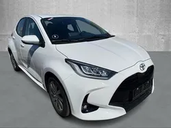 3u5 flame red premium met. Neu 2024 Toyota Yaris Style Kleinwagen | 25.000 € (Fairer Preis)