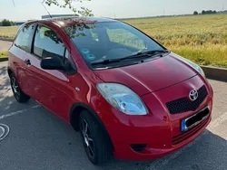 Rot Gebraucht 2007 Toyota Yaris Limousine | 3.200 €