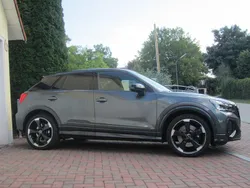 Grau Gebraucht 2024 Audi SQ2 Ambiente SUV | 42.700 € (Fairer Preis)