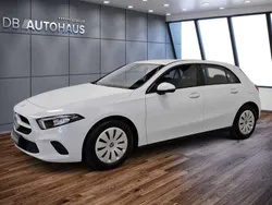 Weiß Gebraucht 2022 Mercedes A180 Limousine | 22.980 € (Guter Preis)