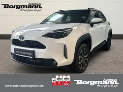 Weiss Neu 2025 Toyota Yaris Cross SUV | 31.495 € (Etwas zu teuer)
