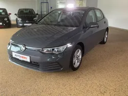 Grau Gebraucht 2020 VW Golf VIII Life Limousine | 19.690 € (Fairer Preis)