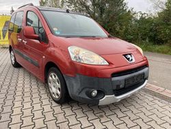 Rot Gebraucht 2010 Peugeot Partner Tepee Tendance Van / Kleinbus | 4.199 € (Fairer Preis)