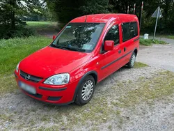 Rot Gebraucht 2009 Opel Combo Van / Kleinbus | 8.500 €