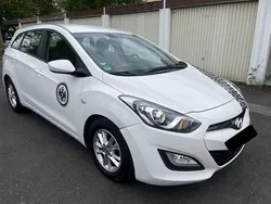 Weiß Gebraucht 2015 Hyundai i30 Edition Kombi | 5.800 € (Guter Preis)