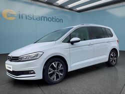 Weiß Gebraucht 2024 VW Touran Van / Kleinbus | 35.499 € (Fairer Preis)