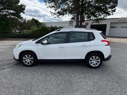 Weiß Gebraucht 2015 Peugeot 2008 Access SUV | 3.999 € (Superpreis)
