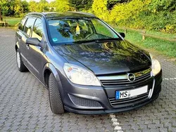 Grau Gebraucht 2009 Opel Astra Selection Kombi | 2.222 € (Fairer Preis)