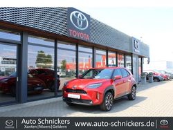 Rot Gebraucht 2022 Toyota Yaris Cross Team SUV | 22.490 € (Fairer Preis)