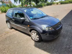 Grau Gebraucht 2006 Ford Fiesta Ambiente Kleinwagen | 1.650 € (Fairer Preis)