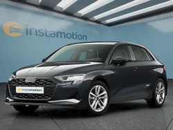 Grau Gebraucht 2025 Audi A3 Sportback Limousine | 32.599 € (Fairer Preis)