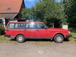 Rot Gebraucht 1992 Volvo 240 Kombi | 2.750 €