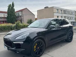 Schwarz Gebraucht 2015 Porsche Cayenne S Chrono SUV | 31.500 € (Fairer Preis)