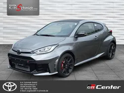 Precious metal Neu 2024 Toyota Yaris Limousine | 54.780 € (Teuer)