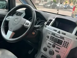 Grau Gebraucht 2009 Opel Zafira Van / Kleinbus | 1.300 € (Superpreis)