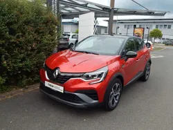 Dezirrot + schwarz Gebraucht 2022 Renault Captur R.S. SUV | 19.869 € (Guter Preis)