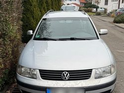 Grau Gebraucht 2000 VW Passat Kombi | 650 € (Guter Preis)