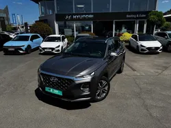 Grün Gebraucht 2019 Hyundai Santa Fe Premium SUV | 24.900 € (Fairer Preis)