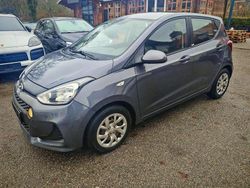 Grau Gebraucht 2019 Hyundai i10 Trend Kleinwagen | 9.200 € (Guter Preis)