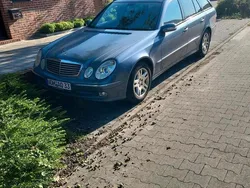 Blau Gebraucht 2003 Mercedes E320 Avantgarde Kombi | 4.500 €