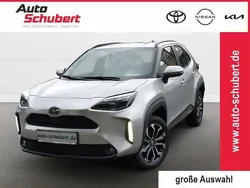 Silber Neu 2025 Toyota Yaris Cross SUV | 34.230 €
