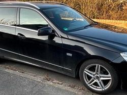 Schwarz Gebraucht 2012 Mercedes E200 Avantgarde Kombi | 10.500 € (Guter Preis)