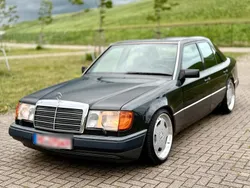 Schwarz Gebraucht 1993 Mercedes E400 Sportline Limousine | 29.124 €