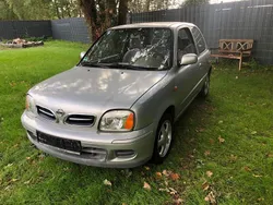Silber Gebraucht 2001 Nissan Micra Kleinwagen | 2.499 €