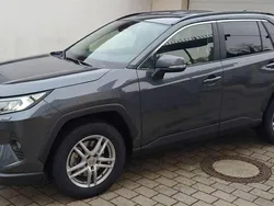 Grau Gebraucht 2019 Toyota RAV4 Club SUV | 18.500 € (Superpreis)