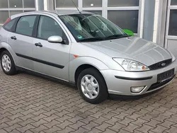 Silber Gebraucht 2002 Ford Focus Limousine | 999 € (Guter Preis)
